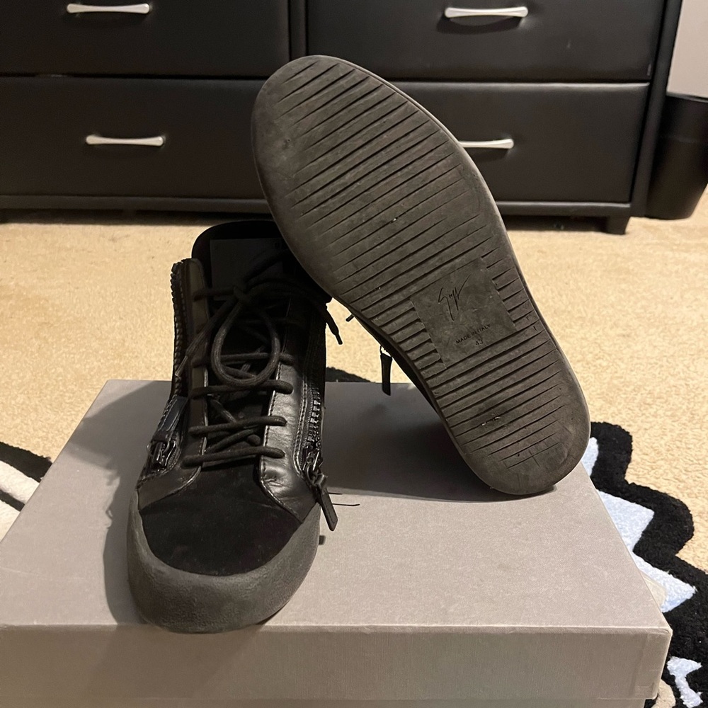 Giuseppe Zanotti, US MENS 9.5/EU MENS 43, triple black leather and suede - Picture 5 of 9